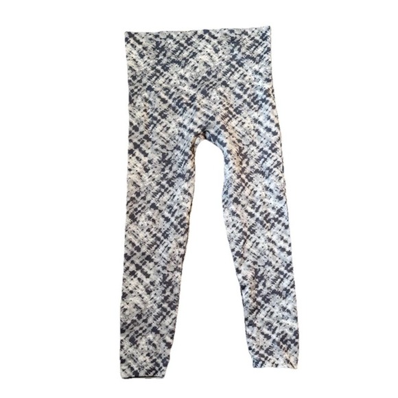 SPANX Pants - Spanx Women's Look at Me Now Seamless Leggings Size Large for Athleisure Active
